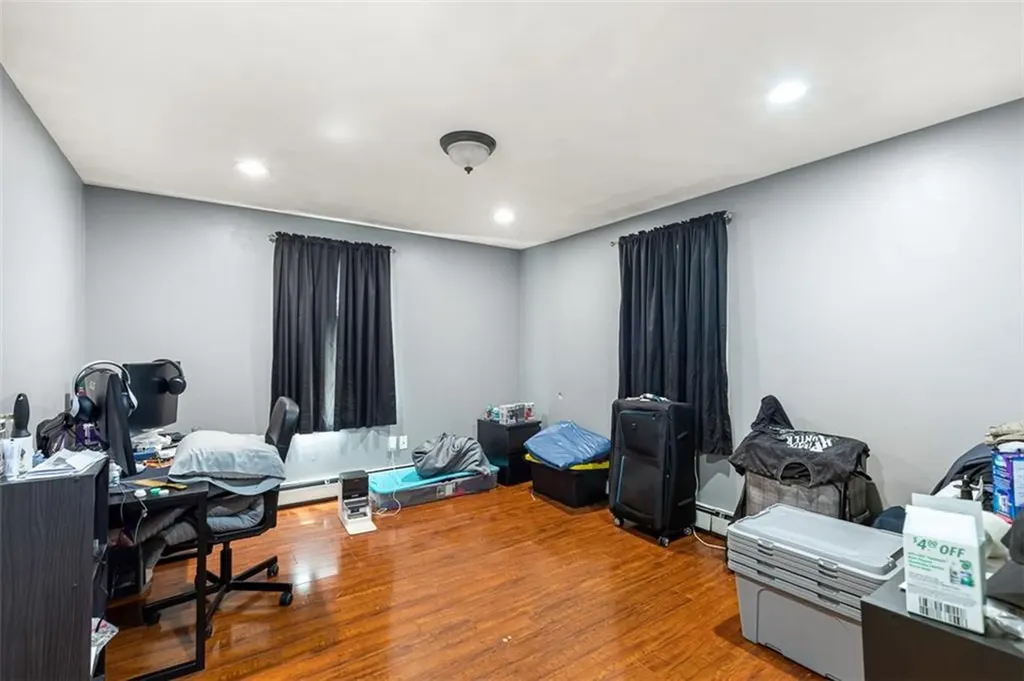 18 Hanover Avenue Pawtucket RI 02861