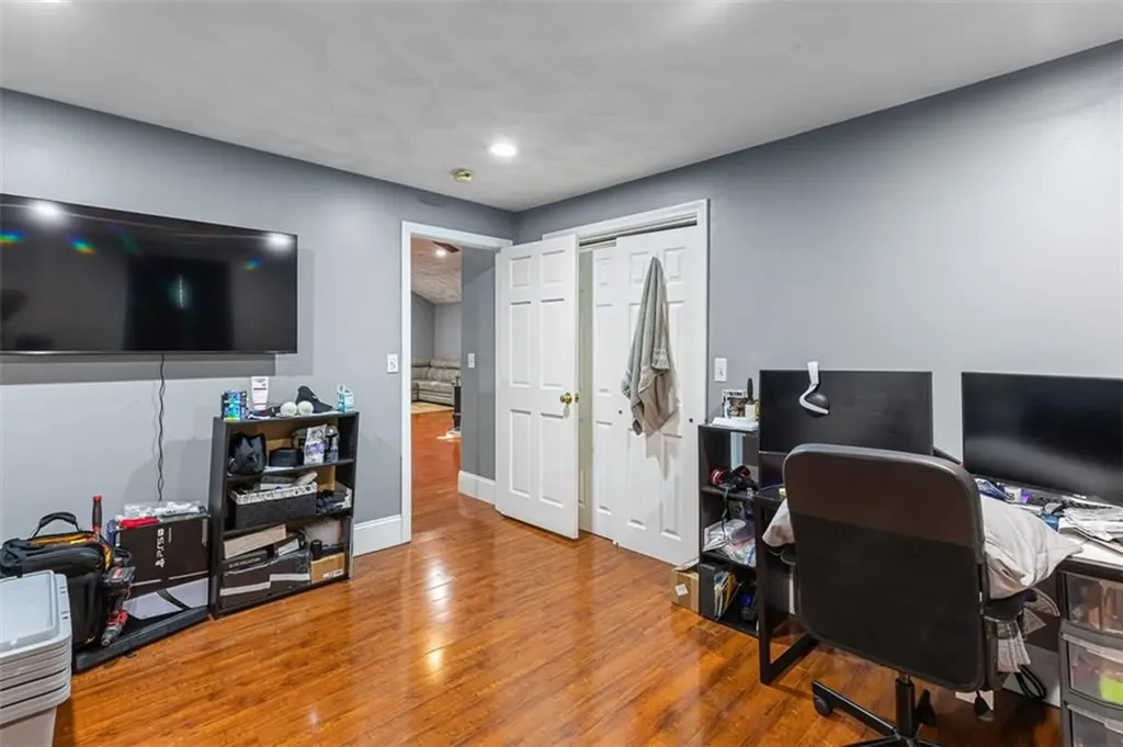 18 Hanover Avenue Pawtucket RI 02861