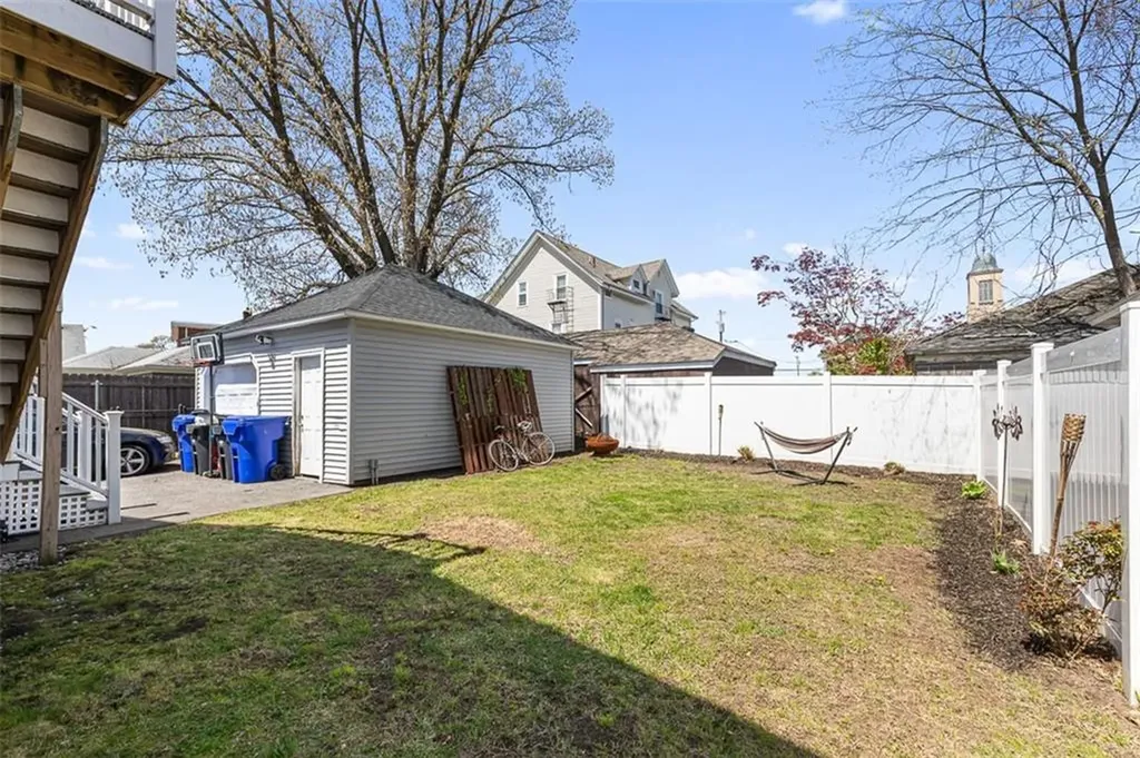 18 Hanover Avenue Pawtucket RI 02861