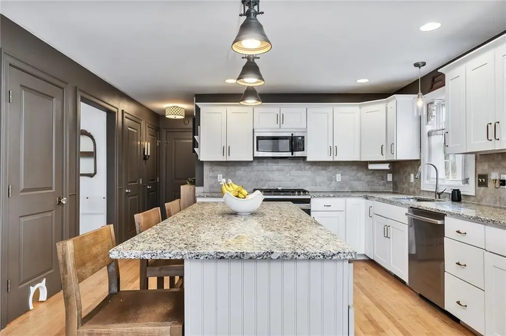 63 Clearview Drive Richmond RI 02892
