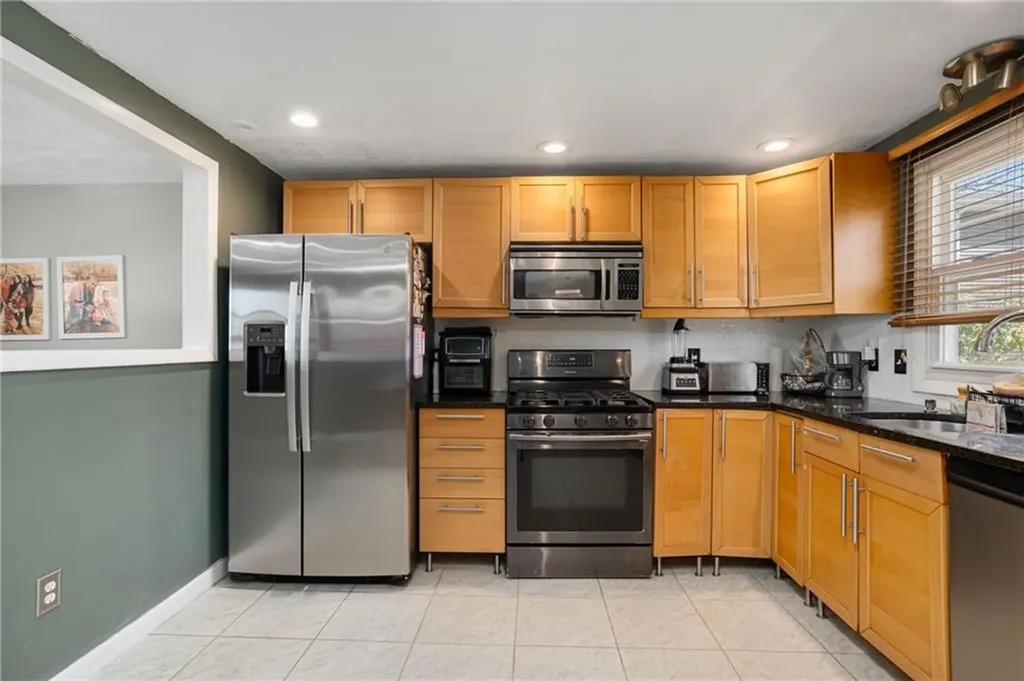 44 Quaker Drive West Warwick RI 02893