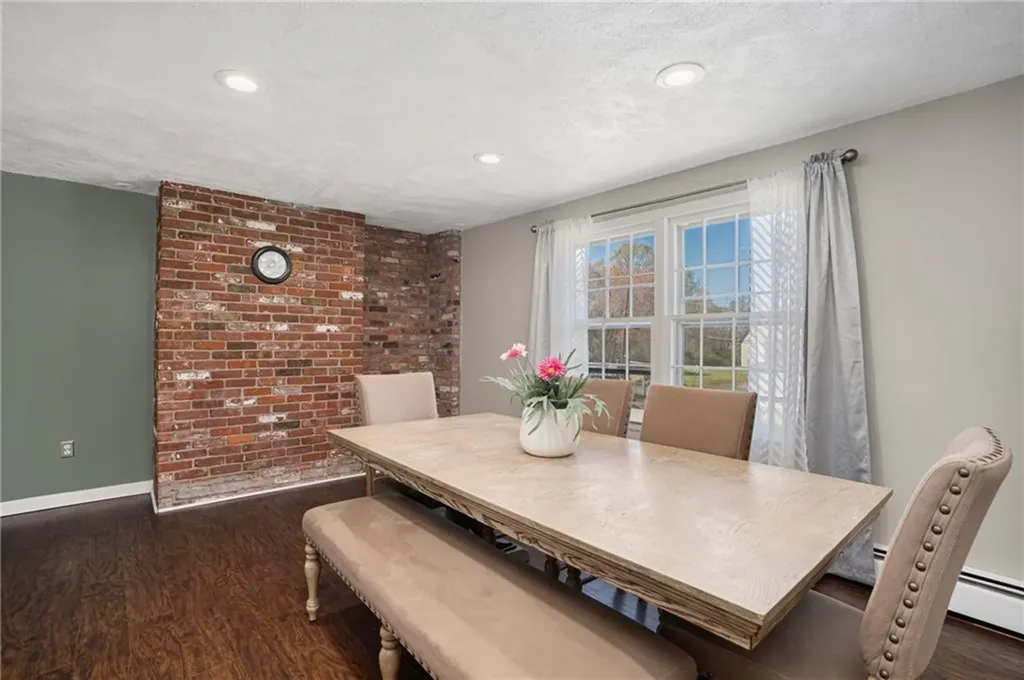 44 Quaker Drive West Warwick RI 02893