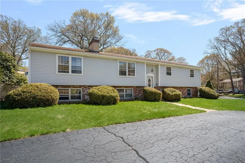 44 Quaker Drive West Warwick RI 02893