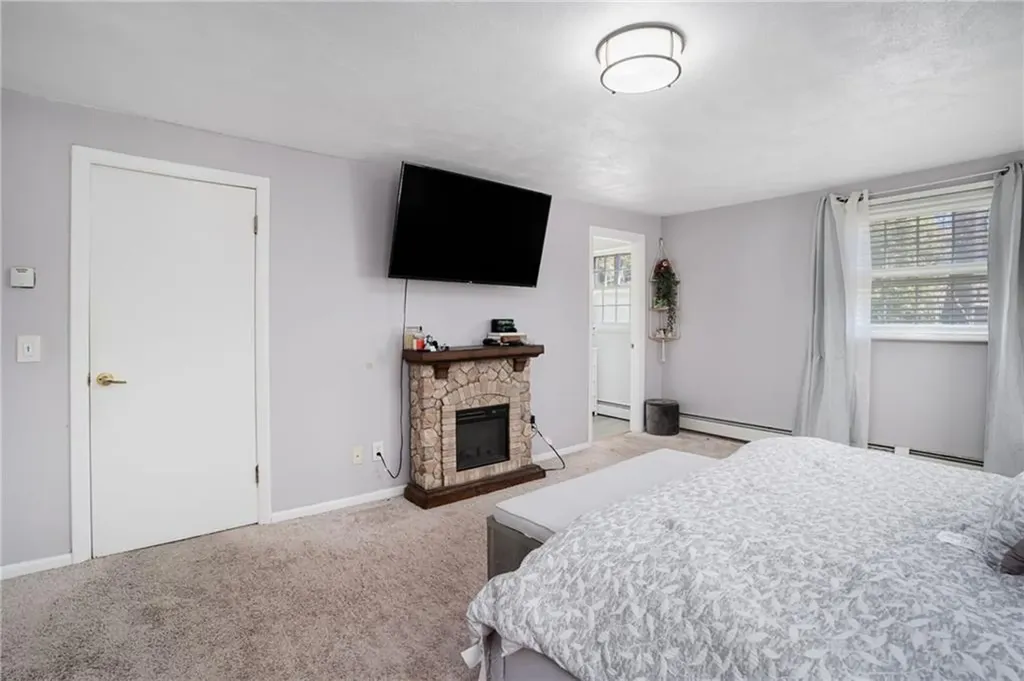 44 Quaker Drive West Warwick RI 02893