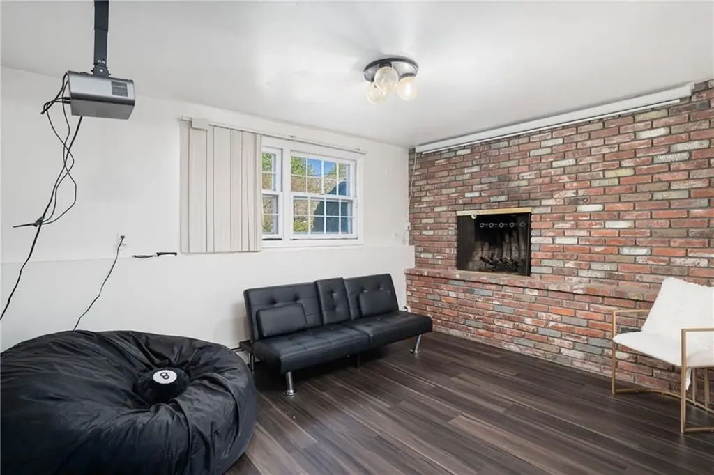 44 Quaker Drive West Warwick RI 02893