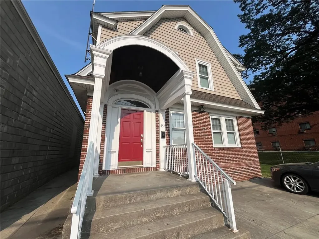 457 Douglas Avenue Providence RI 02908