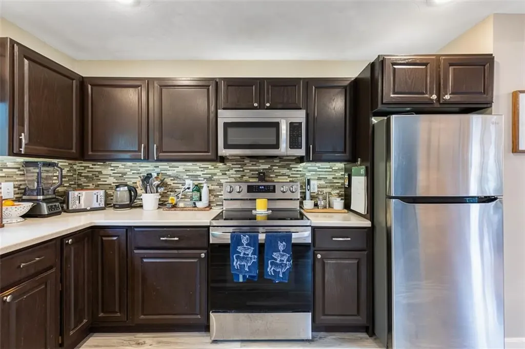 109 Pinegrove Avenue Warwick RI 02889
