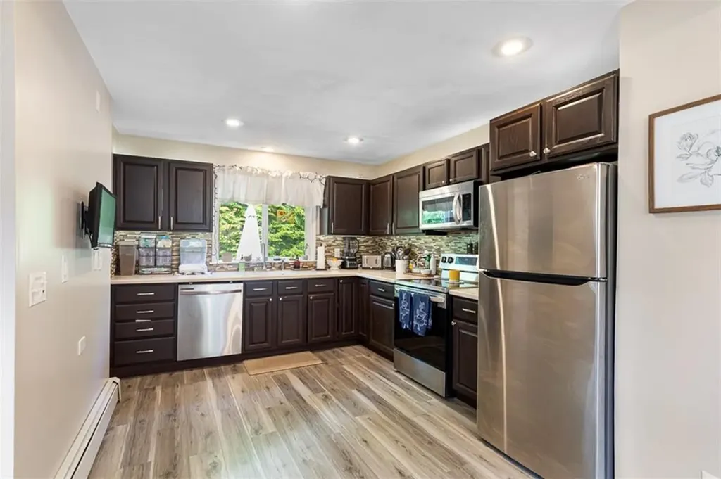 109 Pinegrove Avenue Warwick RI 02889