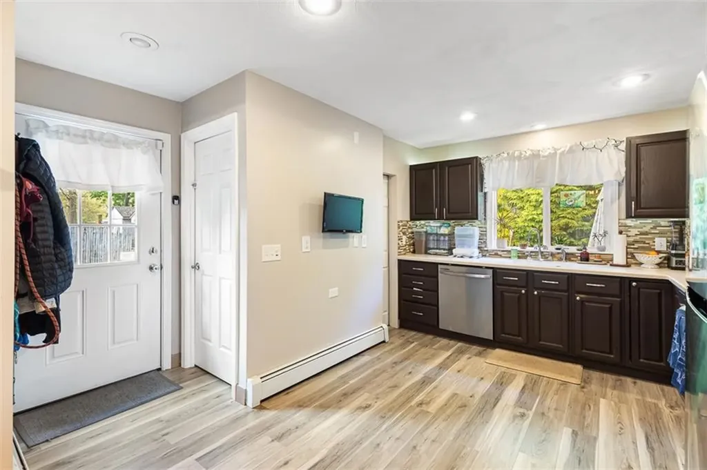 109 Pinegrove Avenue Warwick RI 02889