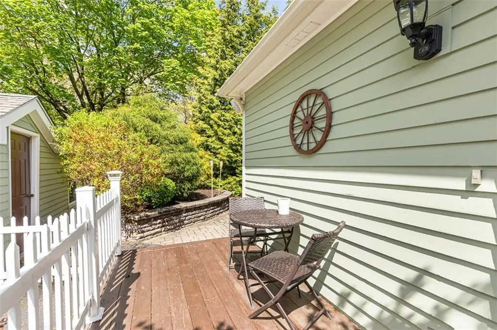 109 Pinegrove Avenue Warwick RI 02889