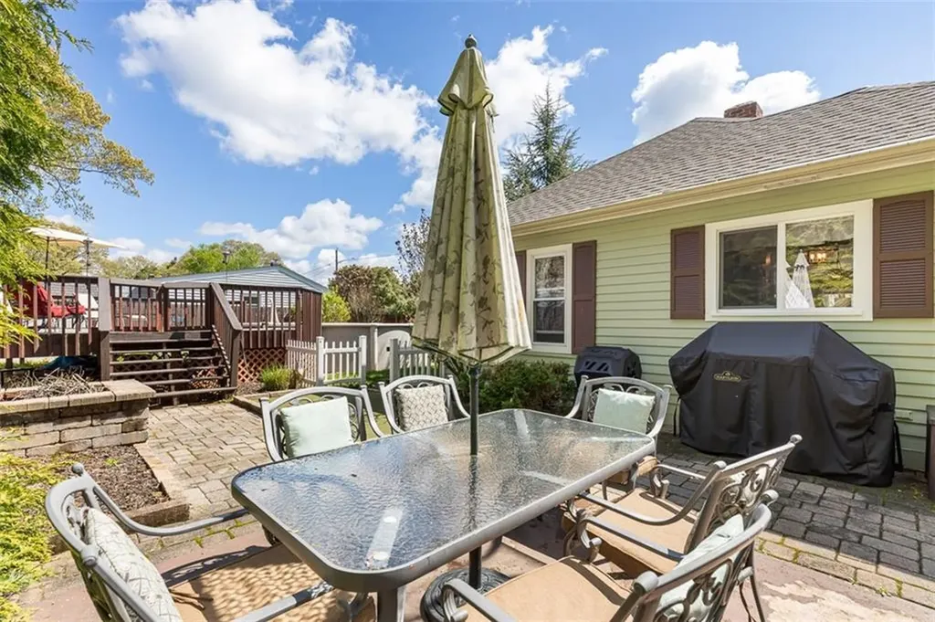 109 Pinegrove Avenue Warwick RI 02889