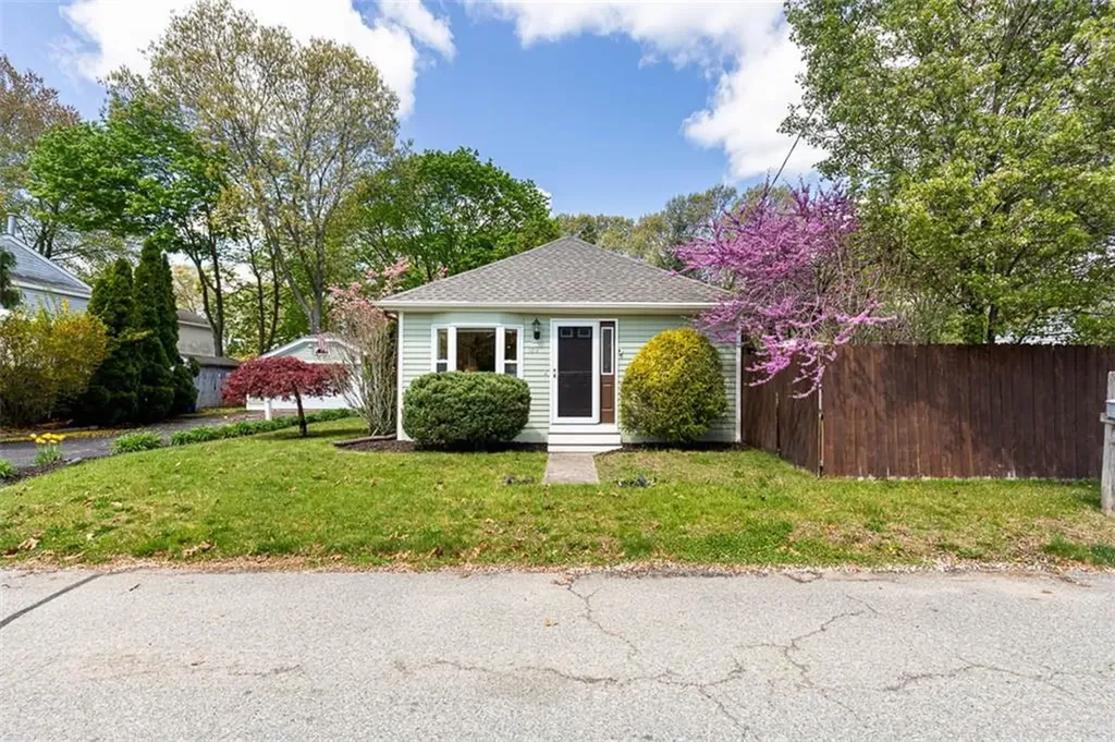 109 Pinegrove Avenue Warwick RI 02889