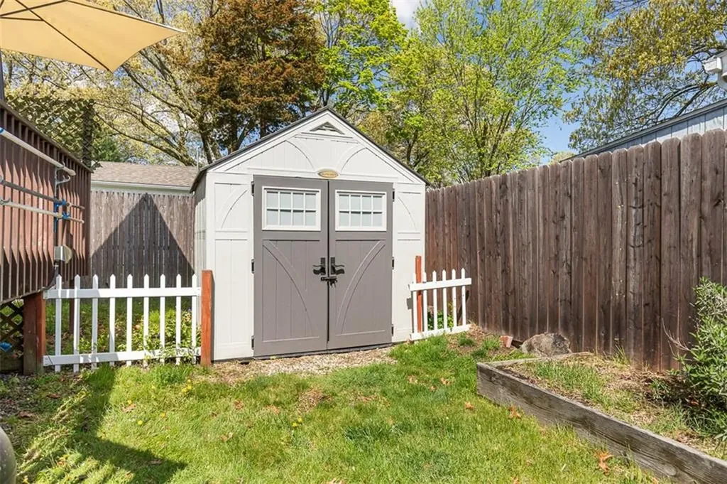 109 Pinegrove Avenue Warwick RI 02889
