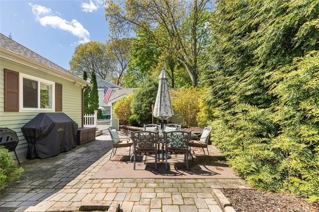 109 Pinegrove Avenue Warwick RI 02889