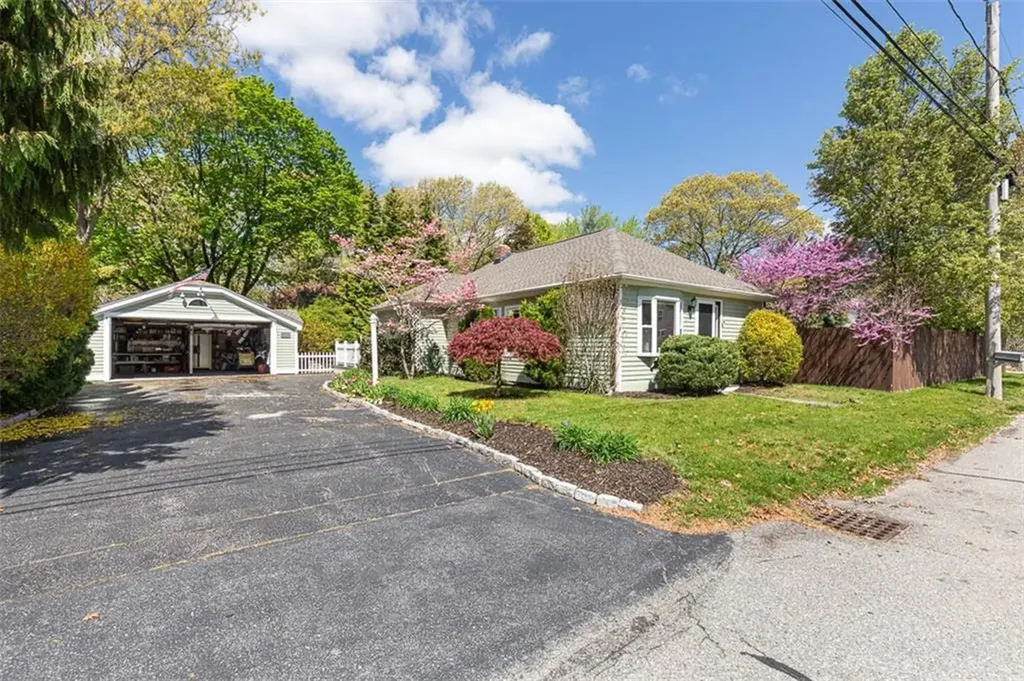 109 Pinegrove Avenue Warwick RI 02889
