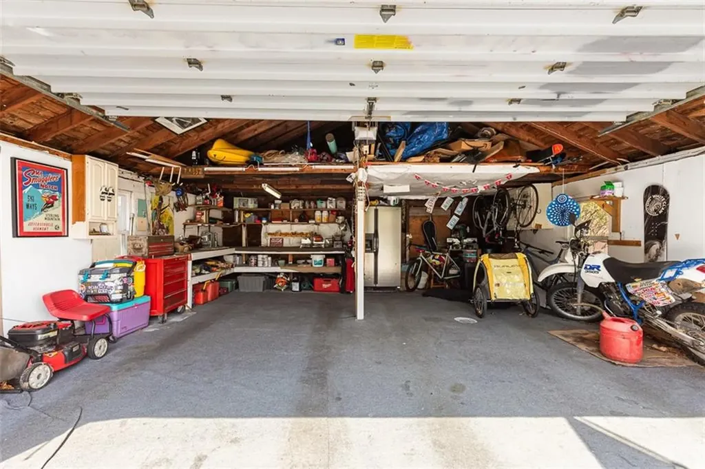 109 Pinegrove Avenue Warwick RI 02889