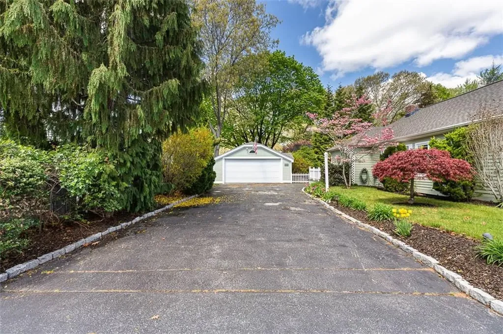 109 Pinegrove Avenue Warwick RI 02889