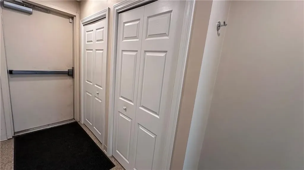 422 Warwick Avenue Warwick RI 02888