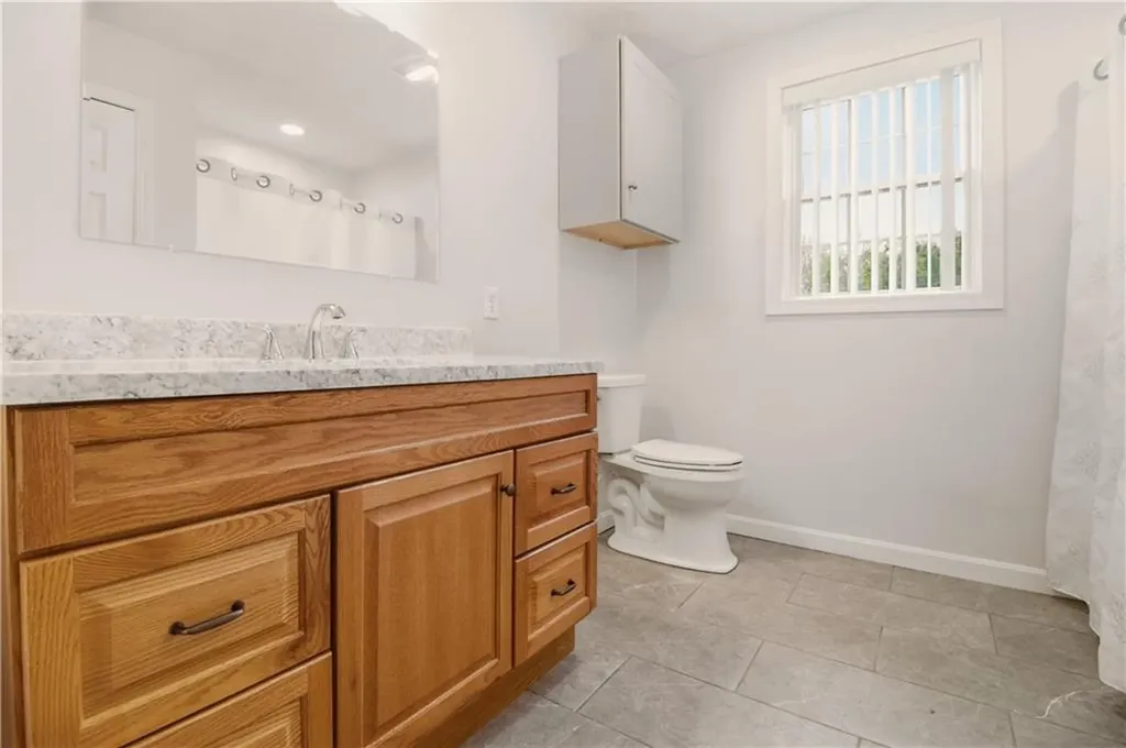 5 Village Road Warren RI 02885