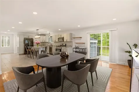 5 Village Road Warren RI 02885