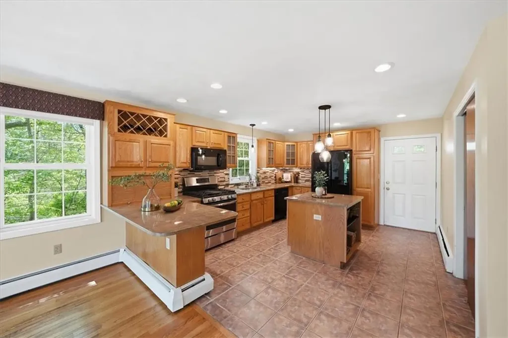 66 West Shore Drive Exeter RI 02822