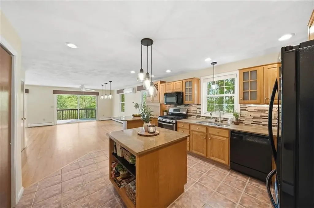 66 West Shore Drive Exeter RI 02822