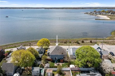 15 Shore Drive Barrington RI 02806