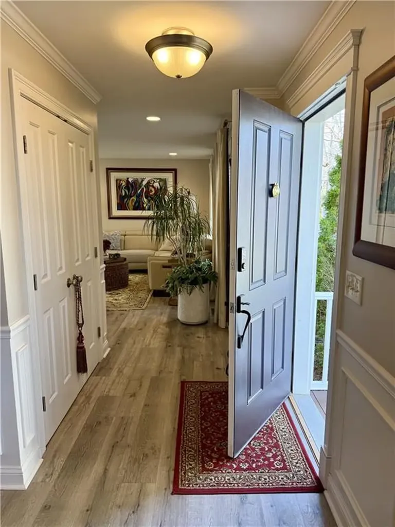 80 Preston Drive Warwick RI 02886