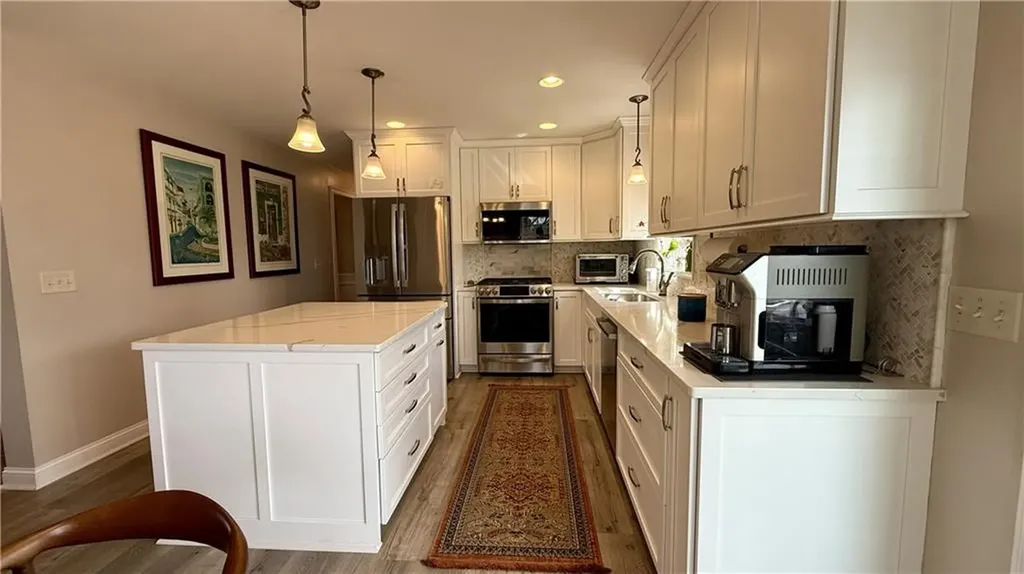 80 Preston Drive Warwick RI 02886
