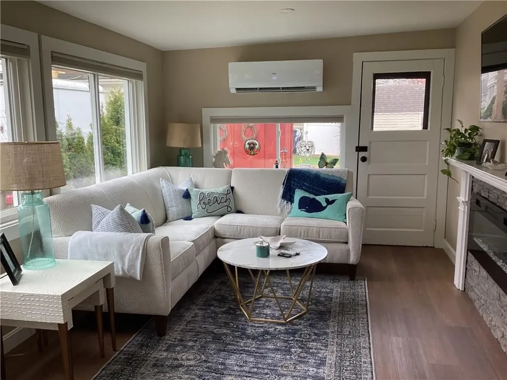 135 Namquid Drive Warwick RI 02888