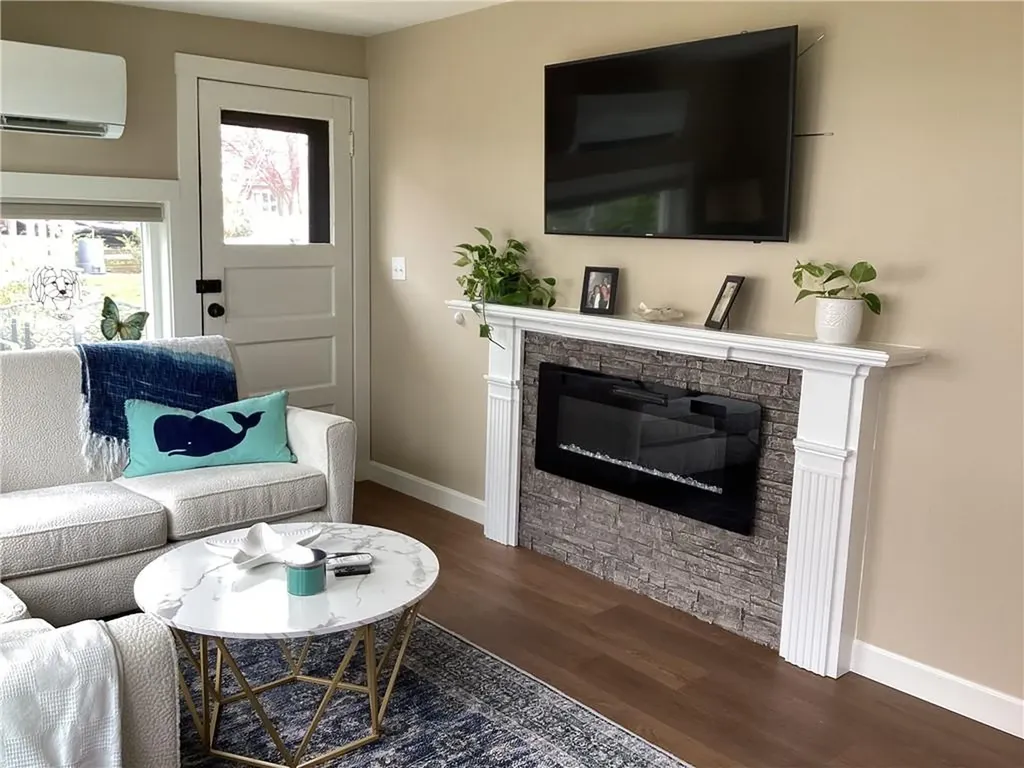 135 Namquid Drive Warwick RI 02888