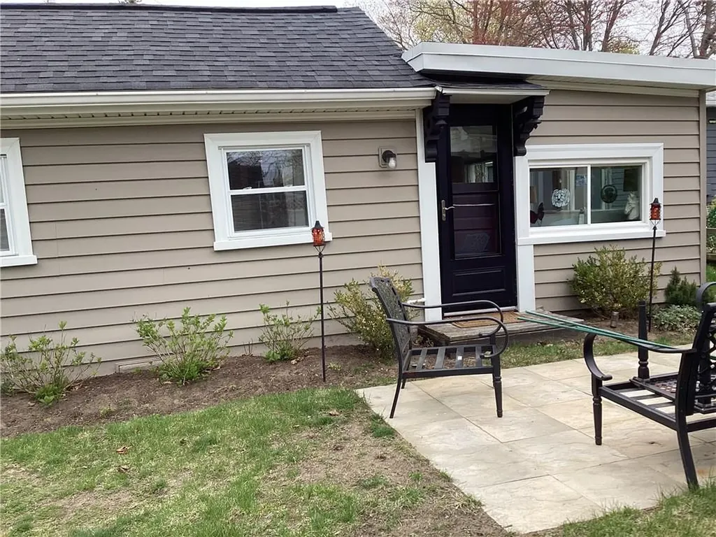 135 Namquid Drive Warwick RI 02888