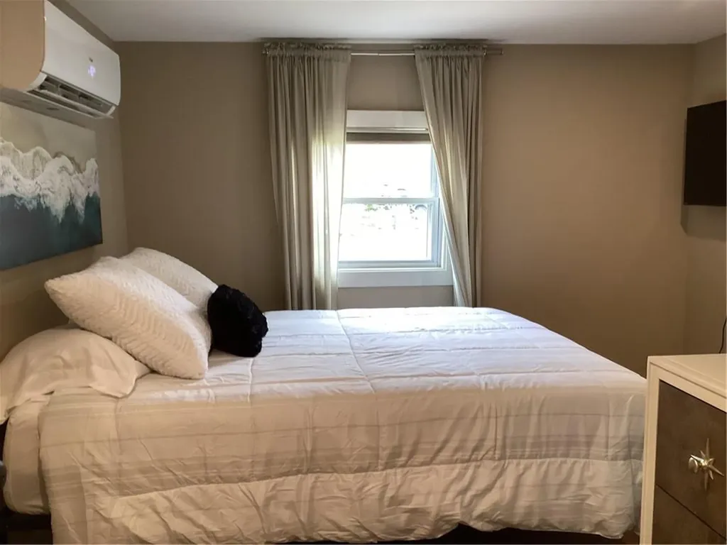 135 Namquid Drive Warwick RI 02888