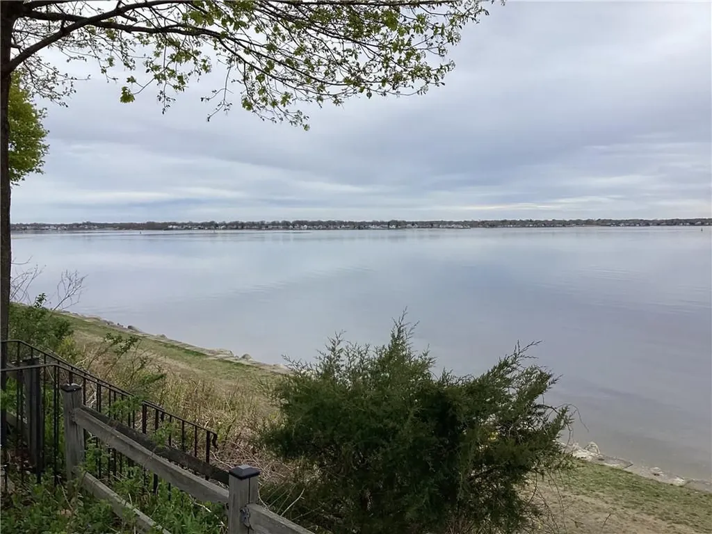 135 Namquid Drive Warwick RI 02888