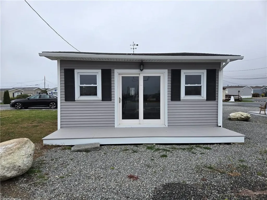 697 Succotash Road South Kingstown RI 02879