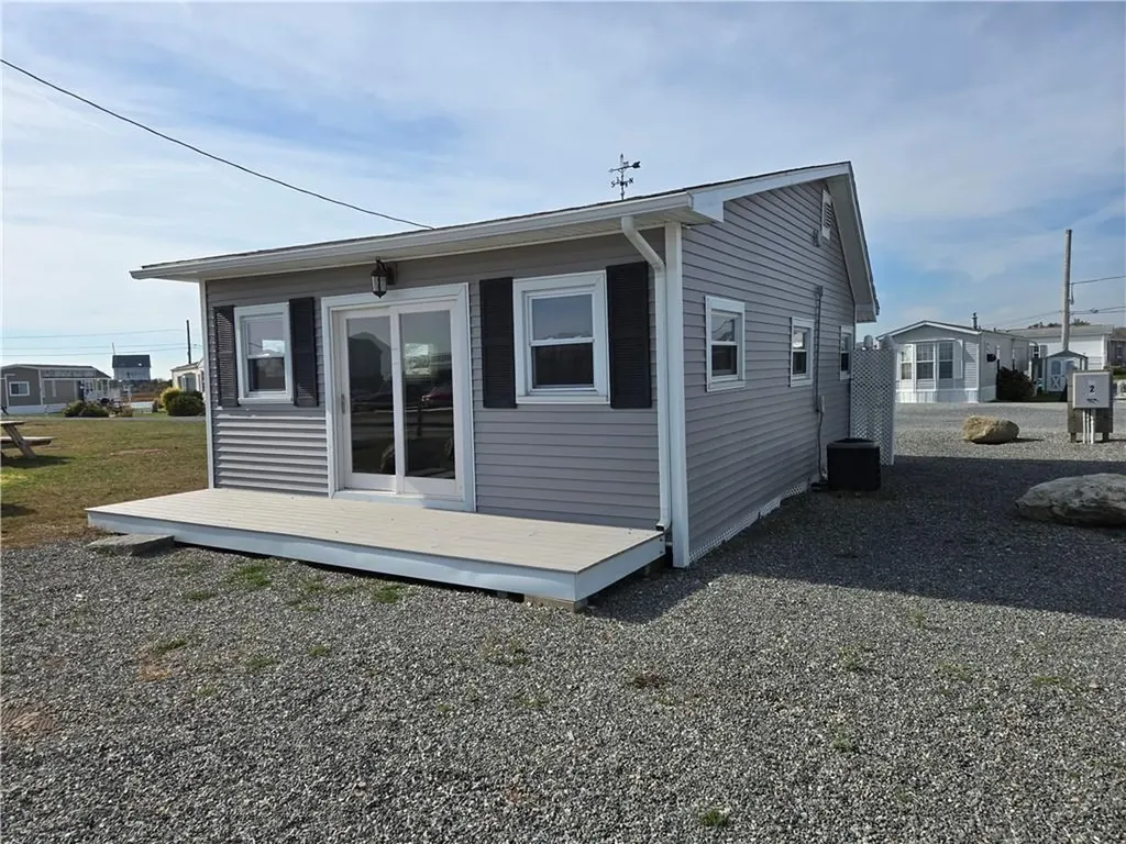 697 Succotash Road South Kingstown RI 02879