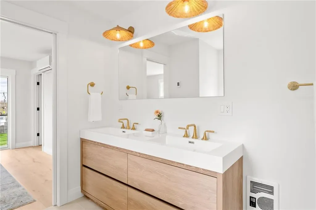 7 Wellington Avenue Newport RI 02840