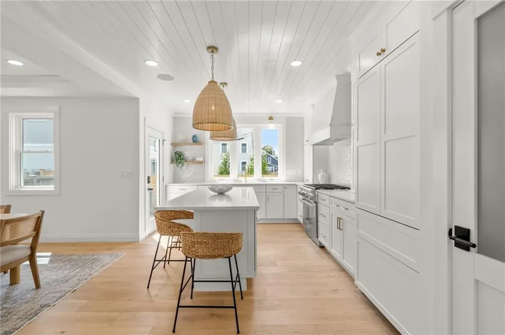 7 Wellington Avenue Newport RI 02840