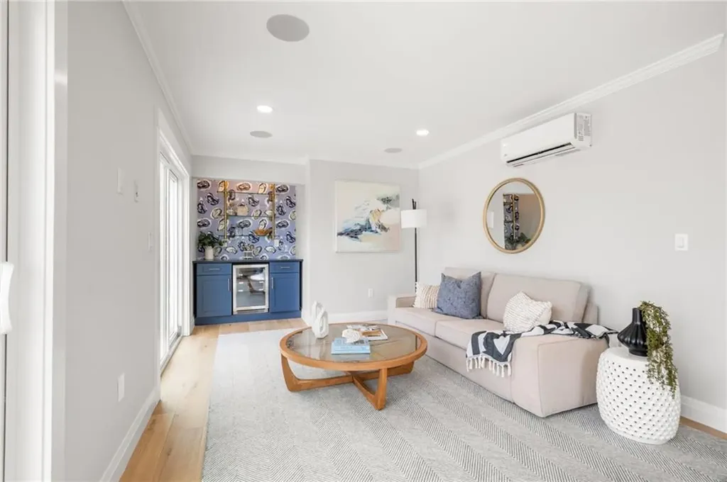 7 Wellington Avenue Newport RI 02840
