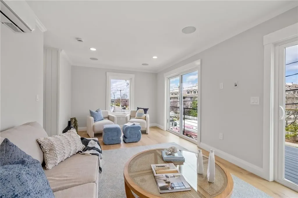 7 Wellington Avenue Newport RI 02840