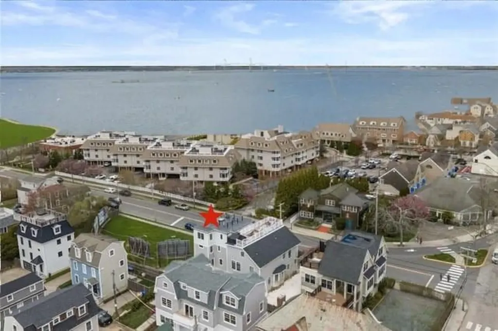 7 Wellington Avenue Newport RI 02840
