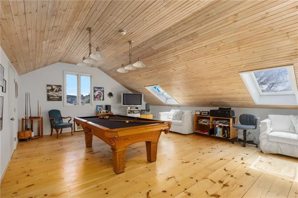 40 Little Harbor Road Tiverton RI 02878