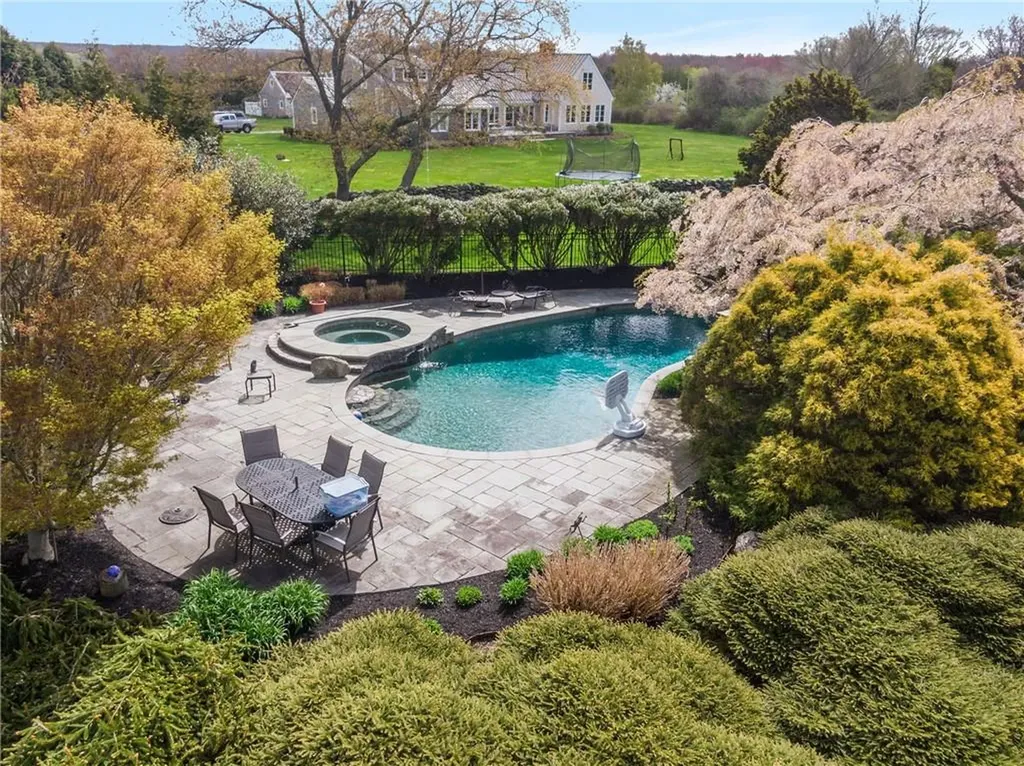 40 Little Harbor Road Tiverton RI 02878