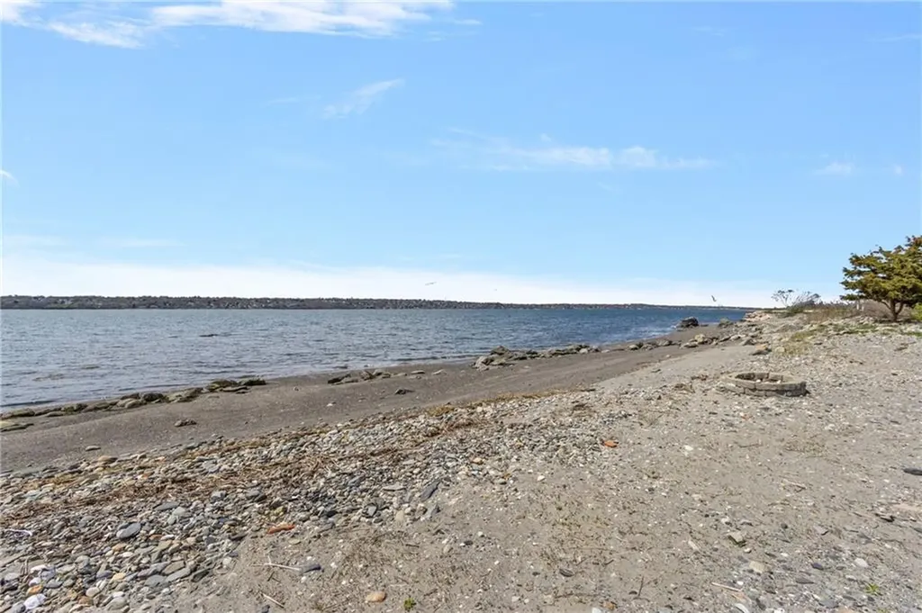 40 Little Harbor Road Tiverton RI 02878