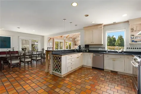 40 Little Harbor Road Tiverton RI 02878