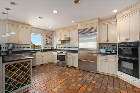 40 Little Harbor Road Tiverton RI 02878