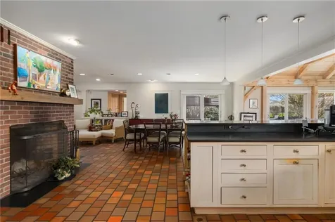 40 Little Harbor Road Tiverton RI 02878