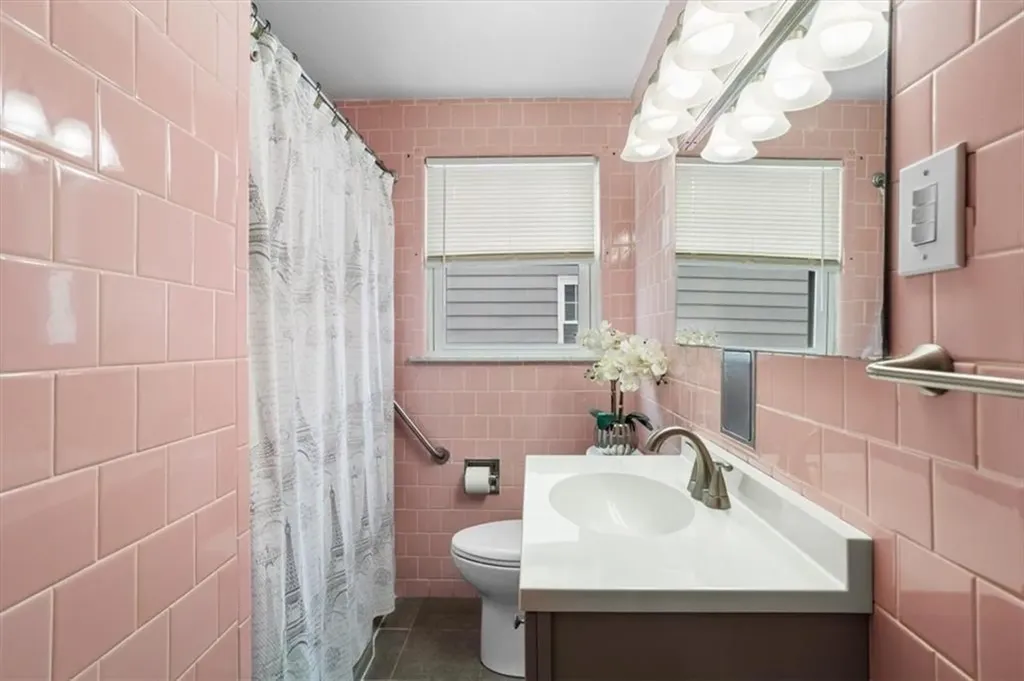 39 Clinton Street Pawtucket RI 02861