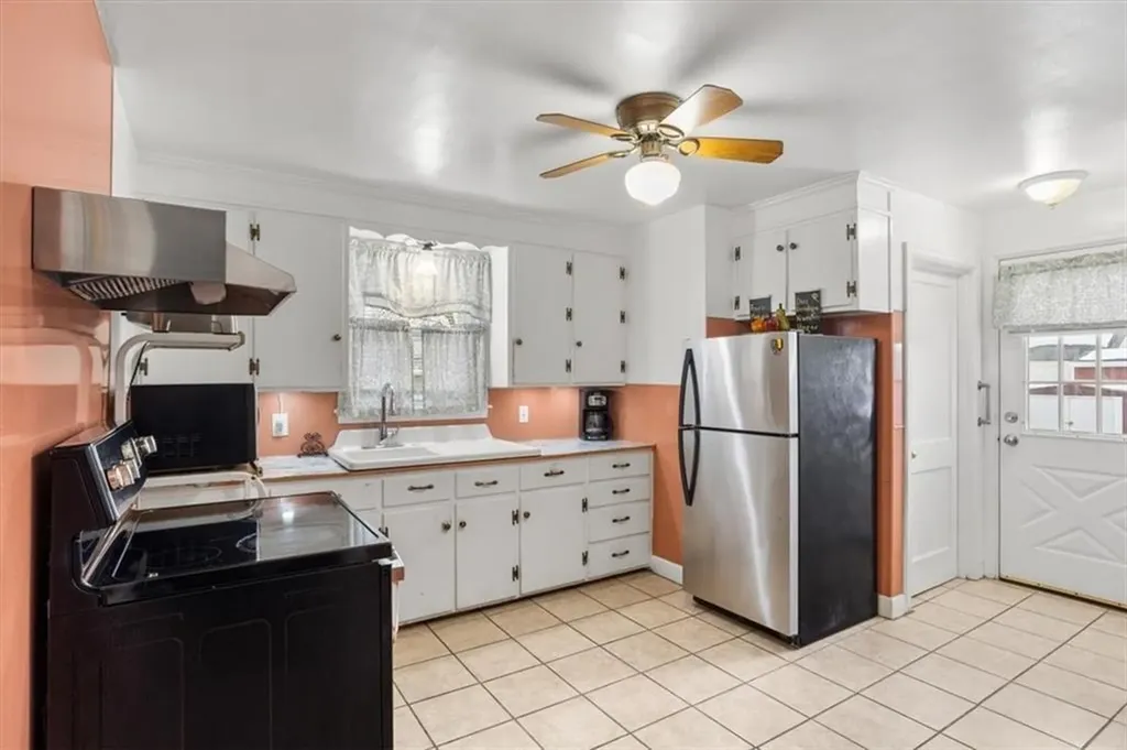39 Clinton Street Pawtucket RI 02861