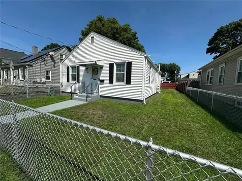 39 Clinton Street Pawtucket RI 02861